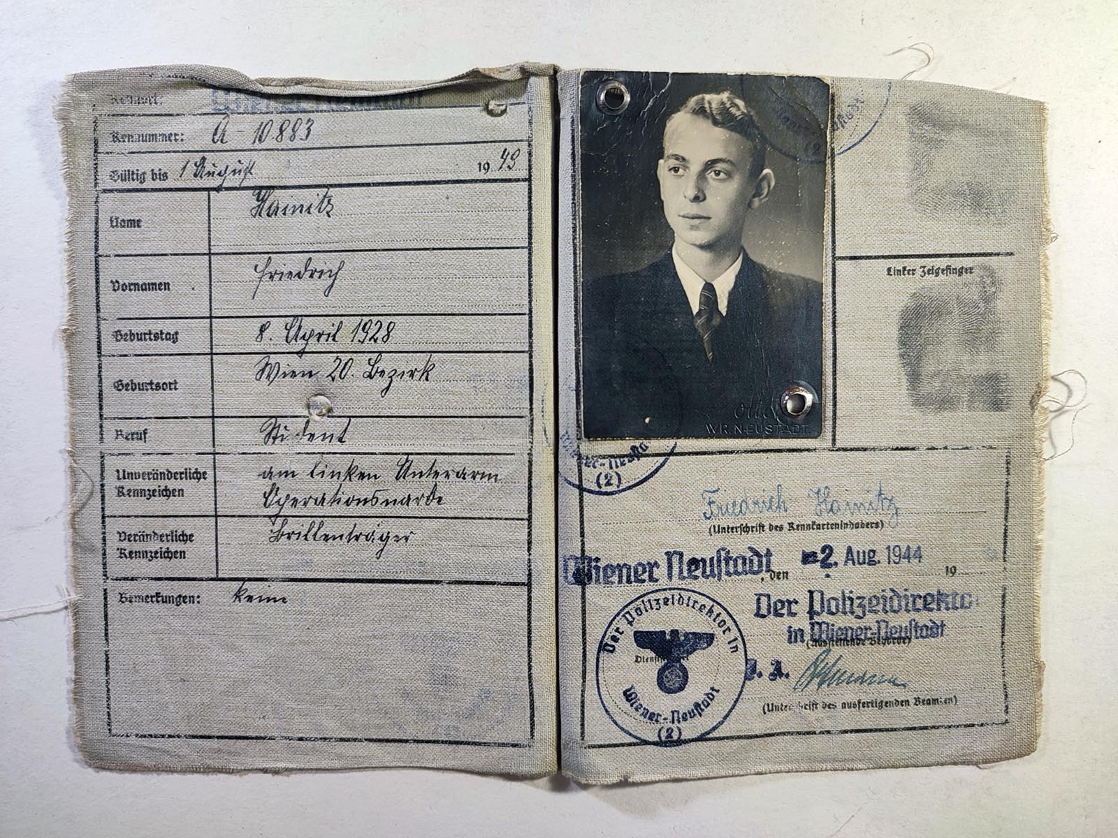 You are currently viewing Old German Id Card
